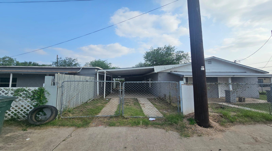 2419 Sanchez St, Laredo, Texas 78040, 2 Bedrooms Bedrooms, 4 Rooms Rooms,1 BathroomBathrooms,Residential,For Rent,2419 Sanchez St,20261973