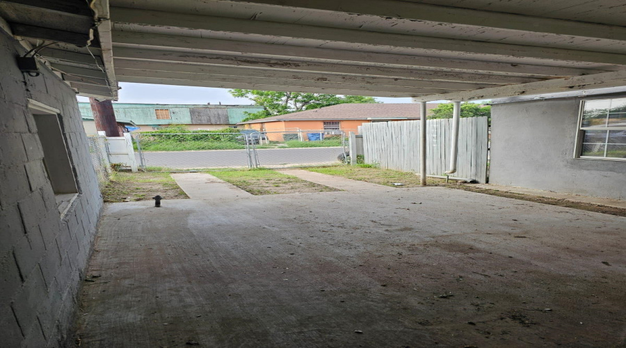 2419 Sanchez St, Laredo, Texas 78040, 2 Bedrooms Bedrooms, 4 Rooms Rooms,1 BathroomBathrooms,Residential,For Rent,2419 Sanchez St,20261973