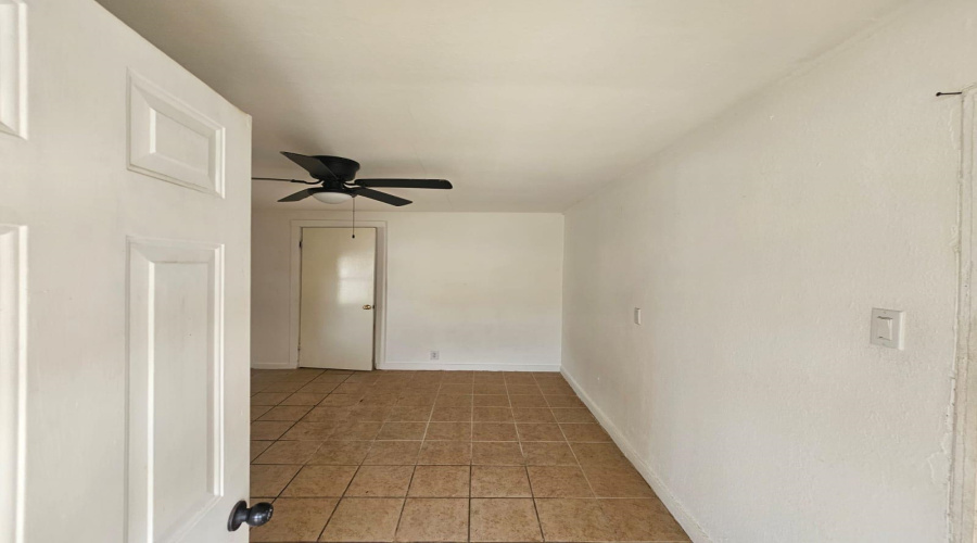 2419 Sanchez St, Laredo, Texas 78040, 2 Bedrooms Bedrooms, 4 Rooms Rooms,1 BathroomBathrooms,Residential,For Rent,2419 Sanchez St,20261973