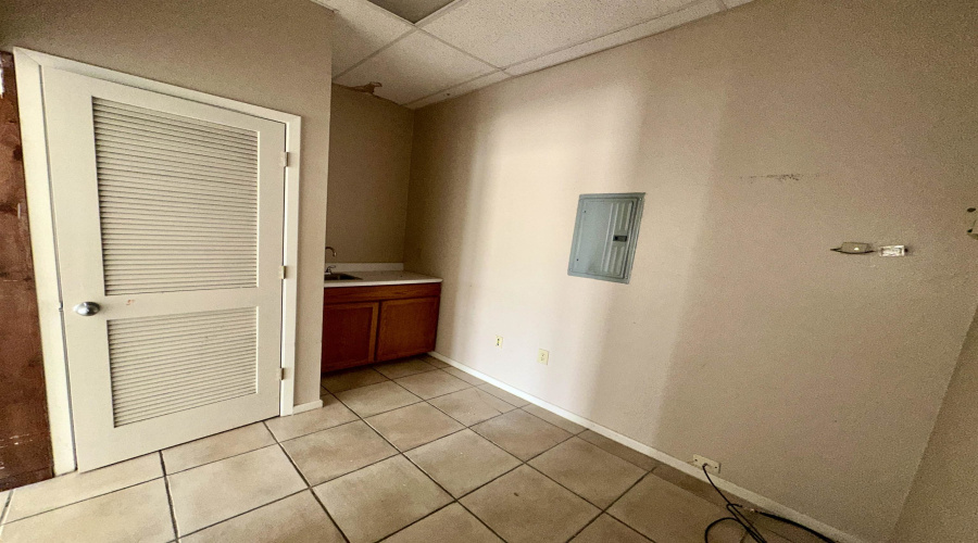 3806 U.S. Hwy 359, Laredo, Texas 78046, 1 Room Rooms,1 BathroomBathrooms,Commercial retail/office,For Rent,3806 U.S. Hwy 359,20261976