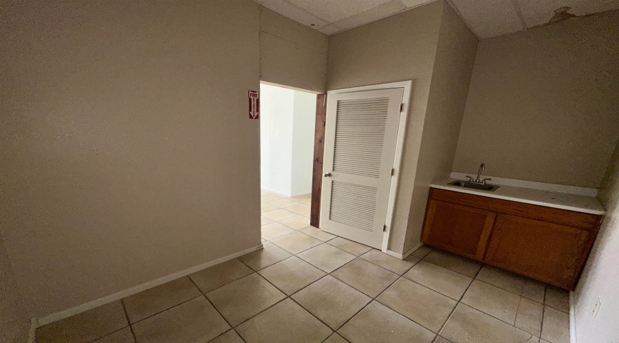 3806 U.S. Hwy 359, Laredo, Texas 78046, 1 Room Rooms,1 BathroomBathrooms,Commercial retail/office,For Rent,3806 U.S. Hwy 359,20261976