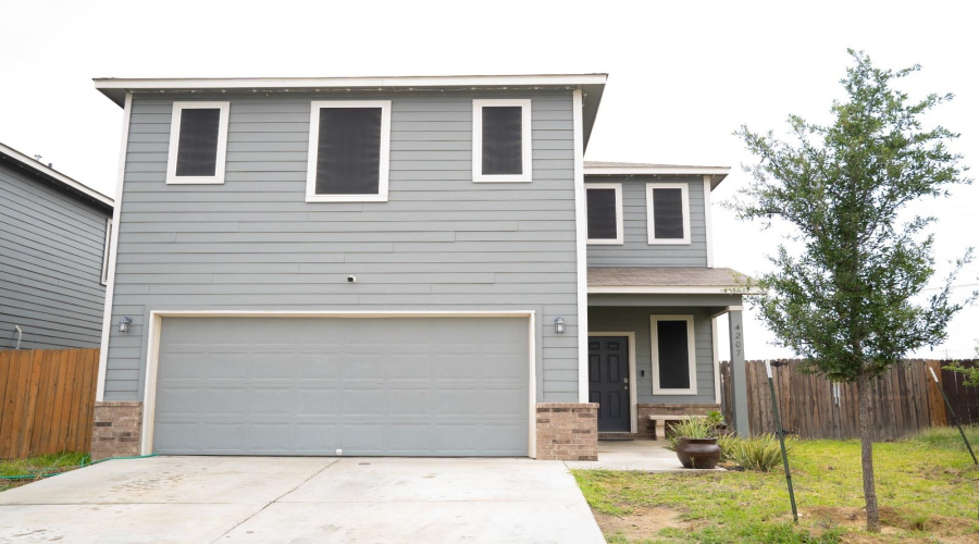 4207 Lorisa, Laredo, Texas 78046, 5 Bedrooms Bedrooms, 7 Rooms Rooms,2 BathroomsBathrooms,Residential,For Sale,4207 Lorisa,20261979