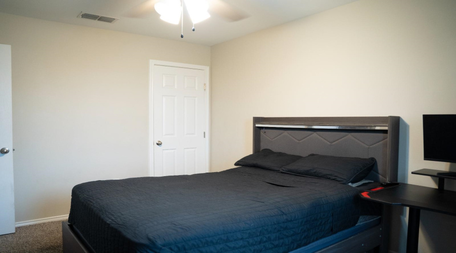 4207 Lorisa, Laredo, Texas 78046, 5 Bedrooms Bedrooms, 7 Rooms Rooms,2 BathroomsBathrooms,Residential,For Sale,4207 Lorisa,20261979