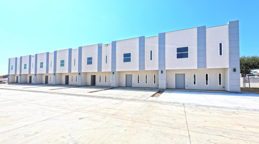 1011 Emerald Valley Dr., Laredo, Texas 78043, 3 Bedrooms Bedrooms, 6 Rooms Rooms,2 BathroomsBathrooms,Residential,For Rent,1011 Emerald Valley Dr.,20261983