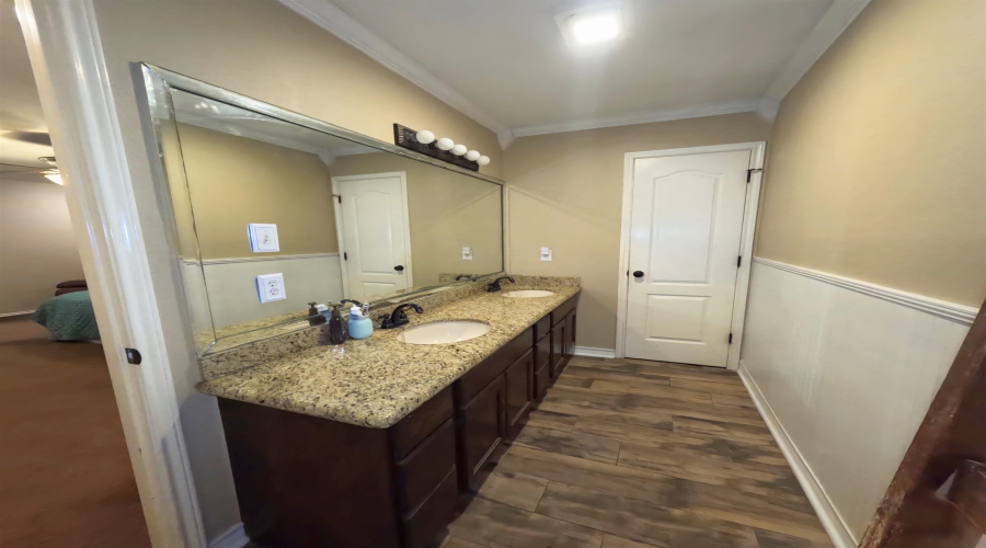 3606 Brumoso Ct., Laredo, Texas 78046, 5 Bedrooms Bedrooms, 9 Rooms Rooms,2 BathroomsBathrooms,Residential,For Sale,3606 Brumoso Ct.,20261984