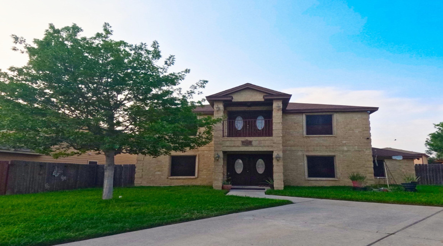 3606 Brumoso Ct., Laredo, Texas 78046, 5 Bedrooms Bedrooms, 9 Rooms Rooms,2 BathroomsBathrooms,Residential,For Sale,3606 Brumoso Ct.,20261984
