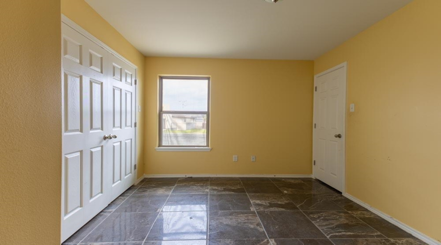 5501 Brava Dr., Laredo, Texas 78046, 5 Bedrooms Bedrooms, 8 Rooms Rooms,2 BathroomsBathrooms,Residential,For Sale,5501 Brava Dr.,20261990