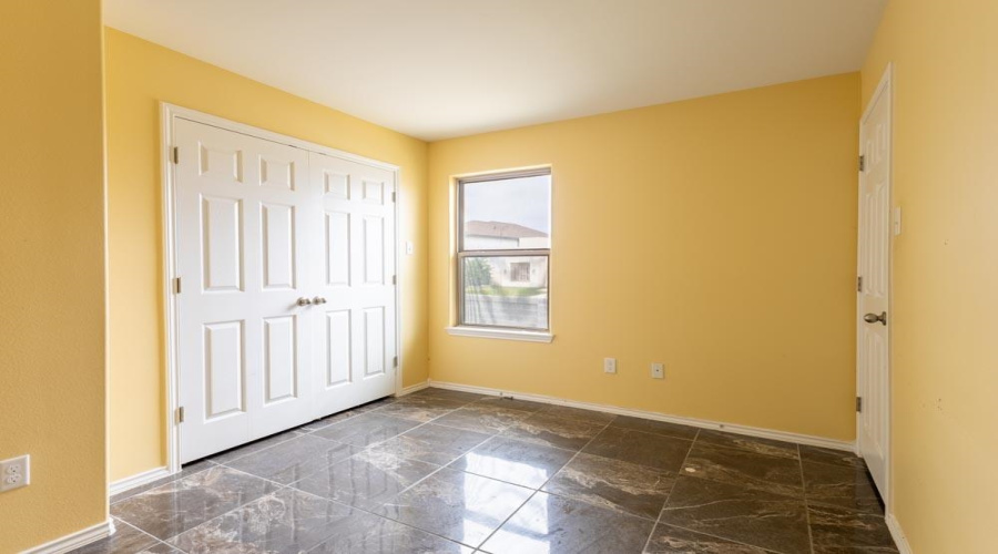 5501 Brava Dr., Laredo, Texas 78046, 5 Bedrooms Bedrooms, 8 Rooms Rooms,2 BathroomsBathrooms,Residential,For Sale,5501 Brava Dr.,20261990