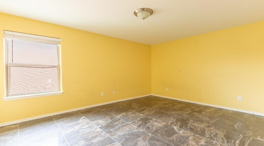 5501 Brava Dr., Laredo, Texas 78046, 5 Bedrooms Bedrooms, 8 Rooms Rooms,2 BathroomsBathrooms,Residential,For Sale,5501 Brava Dr.,20261990