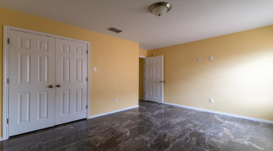 5501 Brava Dr., Laredo, Texas 78046, 5 Bedrooms Bedrooms, 8 Rooms Rooms,2 BathroomsBathrooms,Residential,For Sale,5501 Brava Dr.,20261990