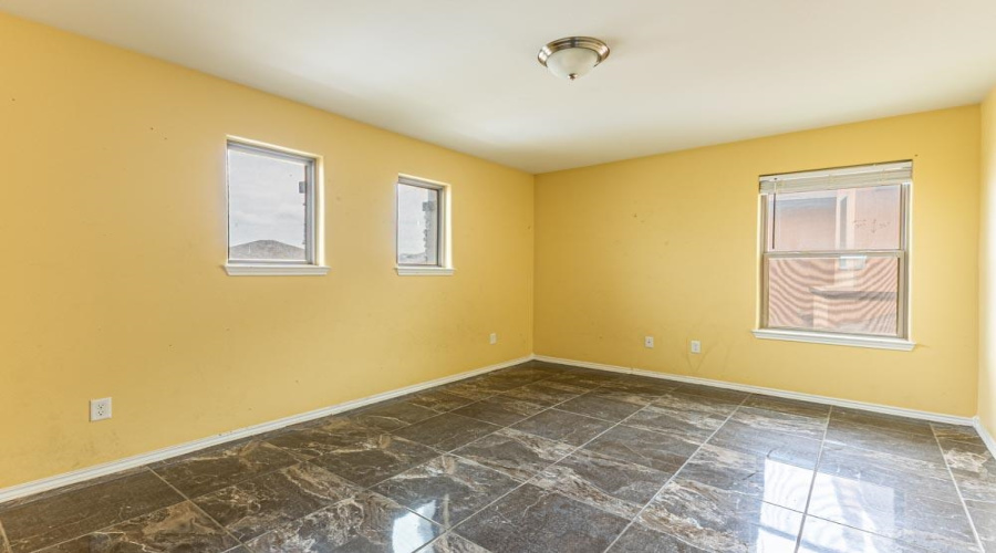 5501 Brava Dr., Laredo, Texas 78046, 5 Bedrooms Bedrooms, 8 Rooms Rooms,2 BathroomsBathrooms,Residential,For Sale,5501 Brava Dr.,20261990