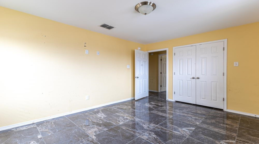 5501 Brava Dr., Laredo, Texas 78046, 5 Bedrooms Bedrooms, 8 Rooms Rooms,2 BathroomsBathrooms,Residential,For Sale,5501 Brava Dr.,20261990