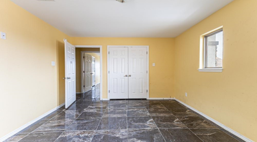 5501 Brava Dr., Laredo, Texas 78046, 5 Bedrooms Bedrooms, 8 Rooms Rooms,2 BathroomsBathrooms,Residential,For Sale,5501 Brava Dr.,20261990
