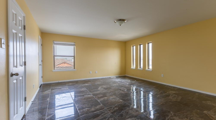 5501 Brava Dr., Laredo, Texas 78046, 5 Bedrooms Bedrooms, 8 Rooms Rooms,2 BathroomsBathrooms,Residential,For Sale,5501 Brava Dr.,20261990