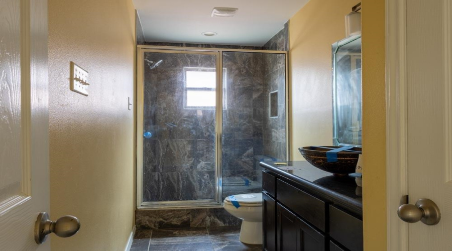 5501 Brava Dr., Laredo, Texas 78046, 5 Bedrooms Bedrooms, 8 Rooms Rooms,2 BathroomsBathrooms,Residential,For Sale,5501 Brava Dr.,20261990