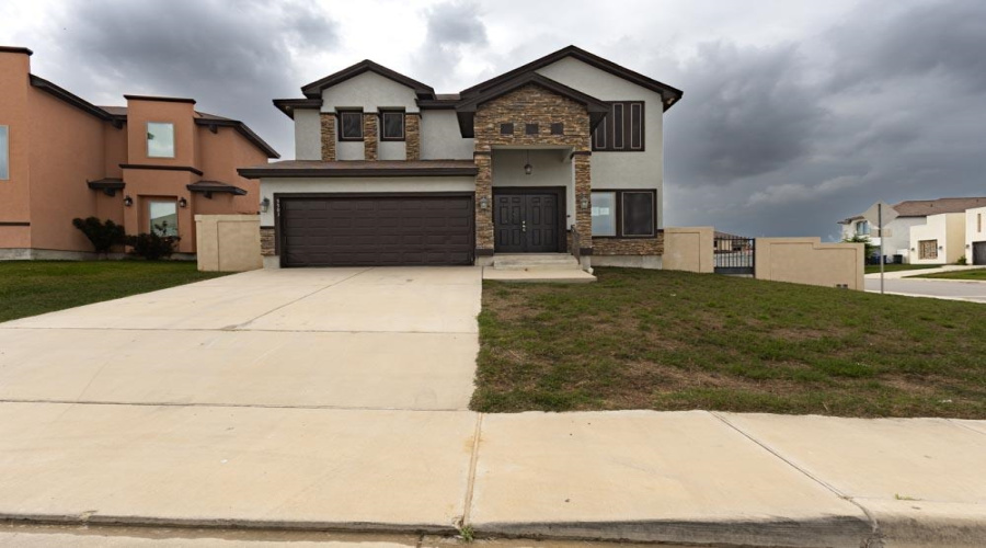 5501 Brava Dr., Laredo, Texas 78046, 5 Bedrooms Bedrooms, 8 Rooms Rooms,2 BathroomsBathrooms,Residential,For Sale,5501 Brava Dr.,20261990