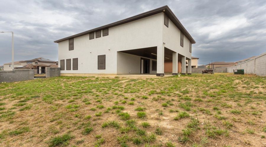 5501 Brava Dr., Laredo, Texas 78046, 5 Bedrooms Bedrooms, 8 Rooms Rooms,2 BathroomsBathrooms,Residential,For Sale,5501 Brava Dr.,20261990