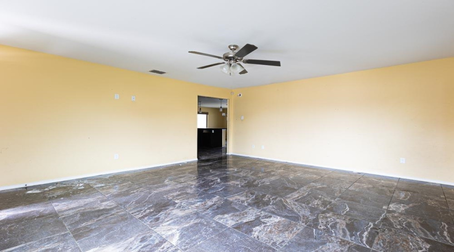 5501 Brava Dr., Laredo, Texas 78046, 5 Bedrooms Bedrooms, 8 Rooms Rooms,2 BathroomsBathrooms,Residential,For Sale,5501 Brava Dr.,20261990
