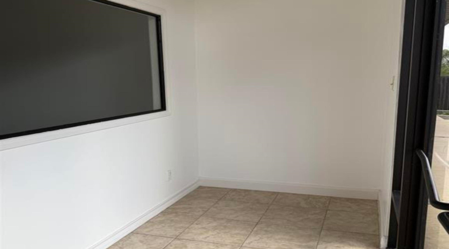 9019 Mines Rd, LAREDO, Texas 78045, 1 Room Rooms,1 BathroomBathrooms,Commercial retail/office,For Rent,9019 Mines Rd,20261995