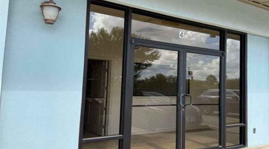 9019 Mines Rd, LAREDO, Texas 78045, 1 Room Rooms,1 BathroomBathrooms,Commercial retail/office,For Rent,9019 Mines Rd,20261995