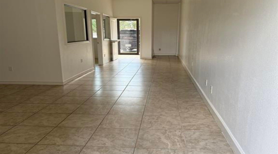 9019 Mines Rd, LAREDO, Texas 78045, 1 Room Rooms,1 BathroomBathrooms,Commercial retail/office,For Rent,9019 Mines Rd,20261995