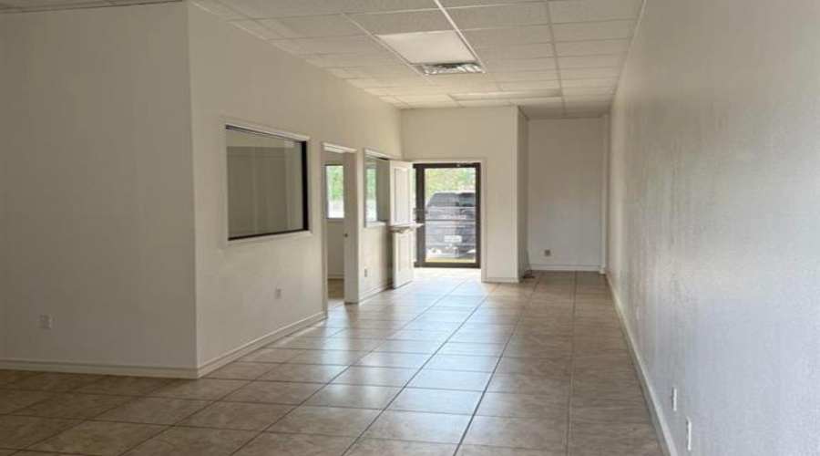 9019 Mines Rd, LAREDO, Texas 78045, 1 Room Rooms,1 BathroomBathrooms,Commercial retail/office,For Rent,9019 Mines Rd,20261995