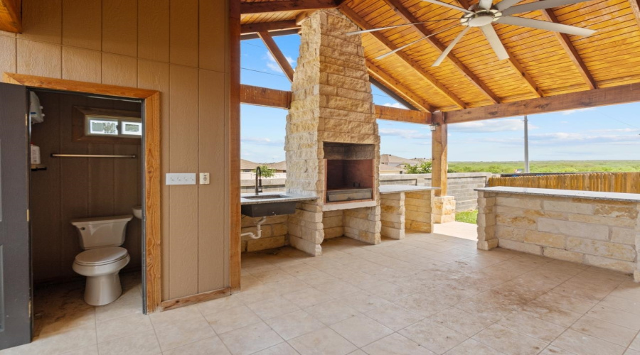 5618 Lone Star Loop, LAREDO, Texas 78046, 3 Bedrooms Bedrooms, 6 Rooms Rooms,2 BathroomsBathrooms,Residential,For Rent,5618 Lone Star Loop,20261991