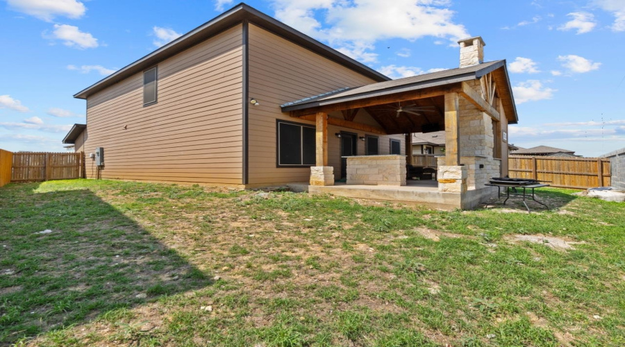 5618 Lone Star Loop, LAREDO, Texas 78046, 3 Bedrooms Bedrooms, 6 Rooms Rooms,2 BathroomsBathrooms,Residential,For Rent,5618 Lone Star Loop,20261991