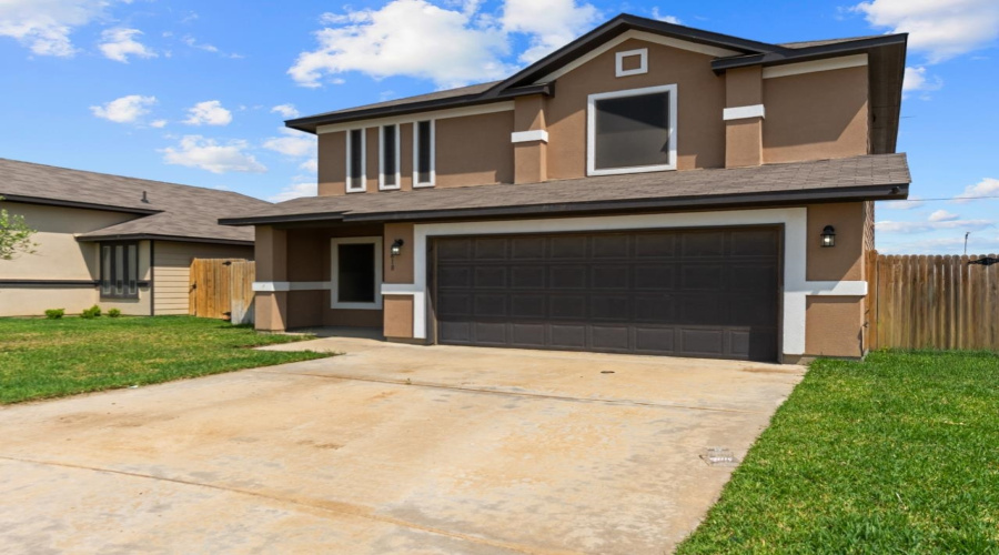5618 Lone Star Loop, LAREDO, Texas 78046, 3 Bedrooms Bedrooms, 6 Rooms Rooms,2 BathroomsBathrooms,Residential,For Rent,5618 Lone Star Loop,20261991
