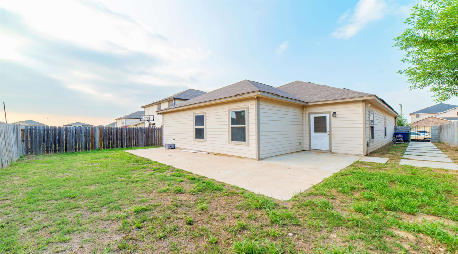 5519 Shorthorn Dr., Laredo, Texas 78046, 3 Bedrooms Bedrooms, 5 Rooms Rooms,2 BathroomsBathrooms,Residential,For Sale,5519 Shorthorn Dr.,20261994
