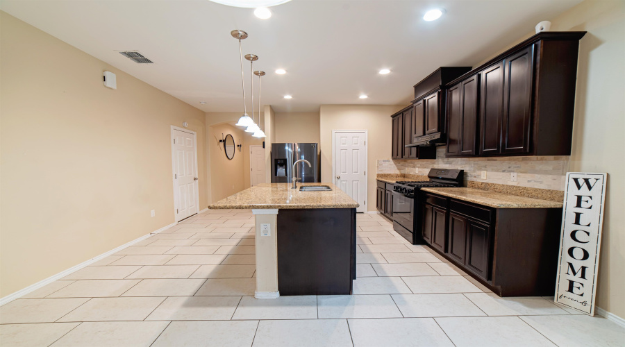 5519 Shorthorn Dr., Laredo, Texas 78046, 3 Bedrooms Bedrooms, 5 Rooms Rooms,2 BathroomsBathrooms,Residential,For Sale,5519 Shorthorn Dr.,20261994