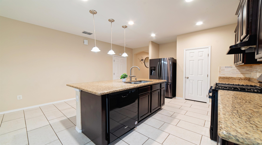 5519 Shorthorn Dr., Laredo, Texas 78046, 3 Bedrooms Bedrooms, 5 Rooms Rooms,2 BathroomsBathrooms,Residential,For Sale,5519 Shorthorn Dr.,20261994