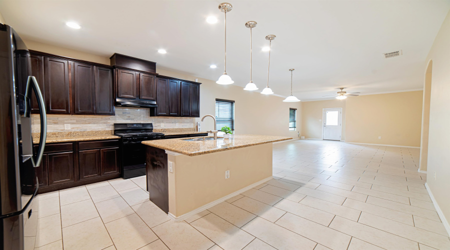 5519 Shorthorn Dr., Laredo, Texas 78046, 3 Bedrooms Bedrooms, 5 Rooms Rooms,2 BathroomsBathrooms,Residential,For Sale,5519 Shorthorn Dr.,20261994