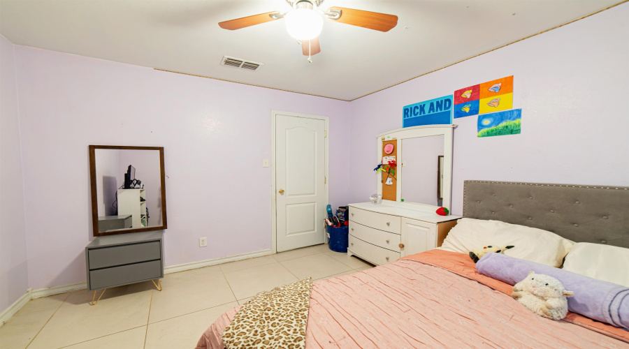 1626 Texoma St, Laredo, Texas 78046, 3 Bedrooms Bedrooms, 5 Rooms Rooms,2 BathroomsBathrooms,Residential,For Sale,1626 Texoma St,20261996