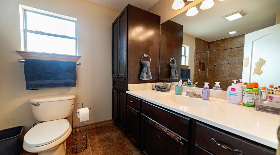 1626 Texoma St, Laredo, Texas 78046, 3 Bedrooms Bedrooms, 5 Rooms Rooms,2 BathroomsBathrooms,Residential,For Sale,1626 Texoma St,20261996