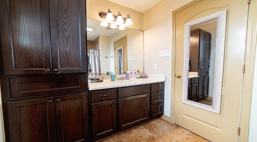 1626 Texoma St, Laredo, Texas 78046, 3 Bedrooms Bedrooms, 5 Rooms Rooms,2 BathroomsBathrooms,Residential,For Sale,1626 Texoma St,20261996