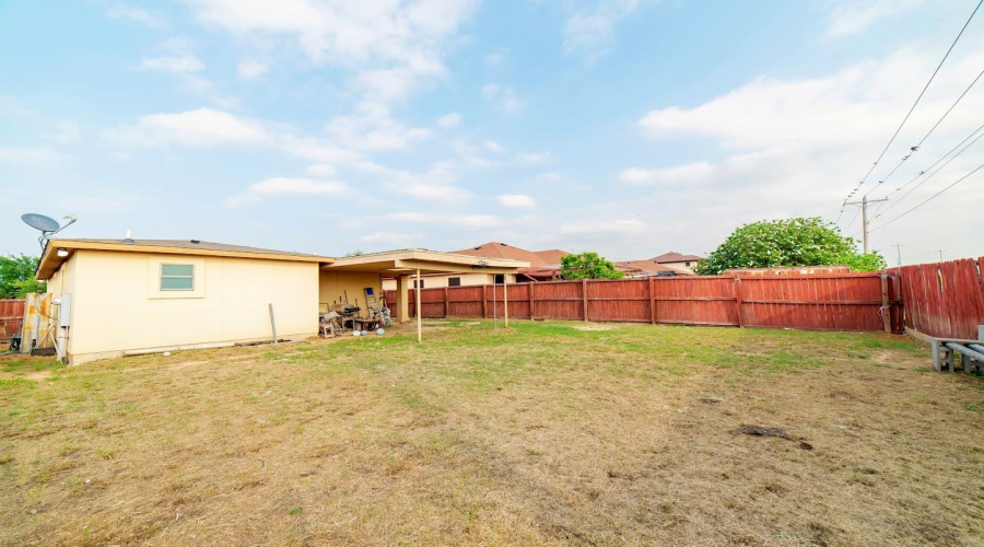 1626 Texoma St, Laredo, Texas 78046, 3 Bedrooms Bedrooms, 5 Rooms Rooms,2 BathroomsBathrooms,Residential,For Sale,1626 Texoma St,20261996