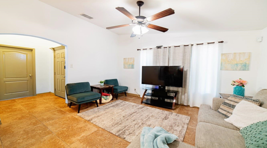 1626 Texoma St, Laredo, Texas 78046, 3 Bedrooms Bedrooms, 5 Rooms Rooms,2 BathroomsBathrooms,Residential,For Sale,1626 Texoma St,20261996
