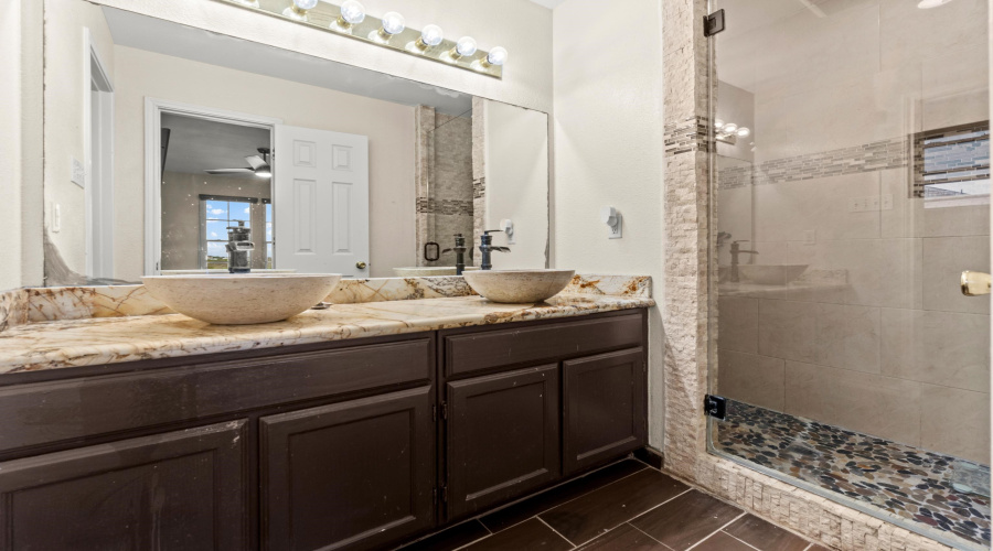 2106 Mallorca Dr, LAREDO, Texas 78046, 3 Bedrooms Bedrooms, 8 Rooms Rooms,3 BathroomsBathrooms,Residential,For Rent,2106 Mallorca Dr,20261998