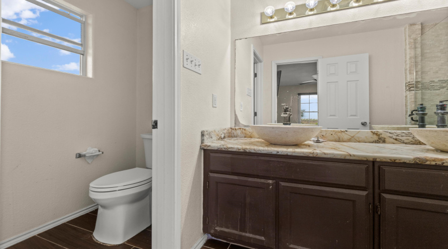 2106 Mallorca Dr, LAREDO, Texas 78046, 3 Bedrooms Bedrooms, 8 Rooms Rooms,3 BathroomsBathrooms,Residential,For Rent,2106 Mallorca Dr,20261998