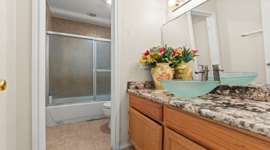 2106 Mallorca Dr, LAREDO, Texas 78046, 3 Bedrooms Bedrooms, 8 Rooms Rooms,3 BathroomsBathrooms,Residential,For Rent,2106 Mallorca Dr,20261998