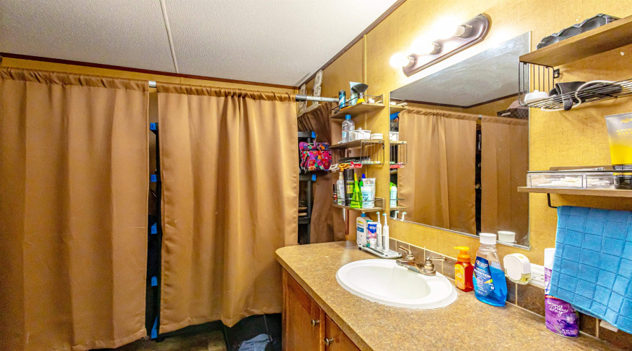 5019 Los Cedros Ln., Laredo, Texas 78046, 3 Bedrooms Bedrooms, 5 Rooms Rooms,2 BathroomsBathrooms,Residential,For Sale,5019 Los Cedros Ln.,20261999