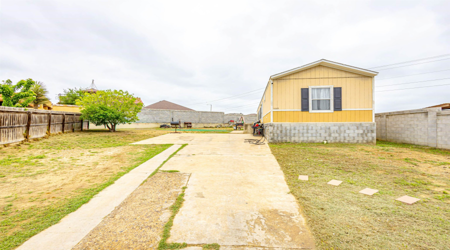 5019 Los Cedros Ln., Laredo, Texas 78046, 3 Bedrooms Bedrooms, 5 Rooms Rooms,2 BathroomsBathrooms,Residential,For Sale,5019 Los Cedros Ln.,20261999