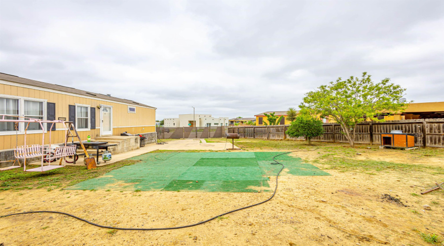 5019 Los Cedros Ln., Laredo, Texas 78046, 3 Bedrooms Bedrooms, 5 Rooms Rooms,2 BathroomsBathrooms,Residential,For Sale,5019 Los Cedros Ln.,20261999