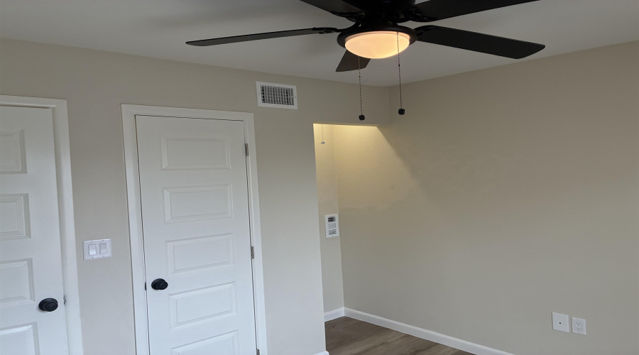 705 E Bustamante St, LAREDO, Texas 78041, 2 Bedrooms Bedrooms, 4 Rooms Rooms,1 BathroomBathrooms,Residential,For Rent,705 E Bustamante St,20262001