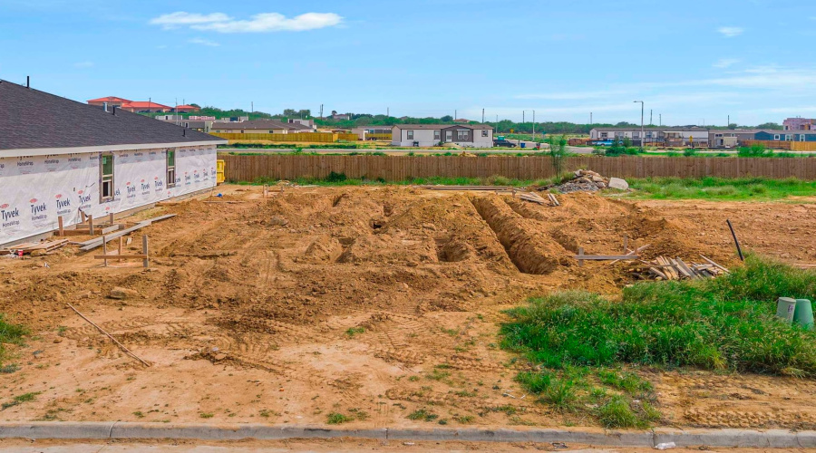 225 Lusitano Dr., Laredo, Texas 78046, 4 Bedrooms Bedrooms, 6 Rooms Rooms,2 BathroomsBathrooms,Residential,For Sale,225 Lusitano Dr.,20262002