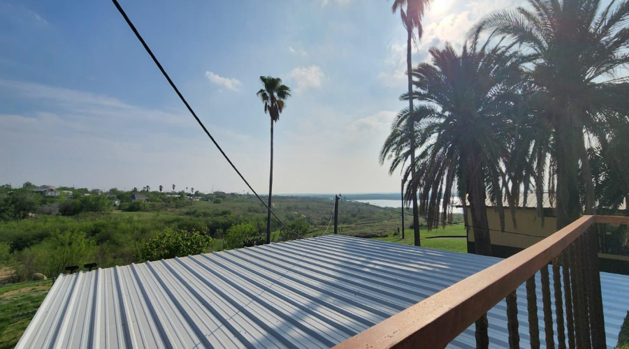 2036 N Siesta Ln, Zapata, Texas 78076, 1 Bedroom Bedrooms, 1 Room Rooms,2 BathroomsBathrooms,Residential,For Sale,2036 N Siesta Ln,20262005