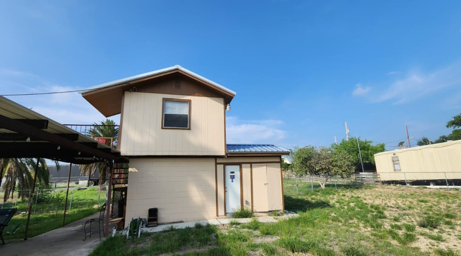 2036 N Siesta Ln, Zapata, Texas 78076, 1 Bedroom Bedrooms, 1 Room Rooms,2 BathroomsBathrooms,Residential,For Sale,2036 N Siesta Ln,20262005