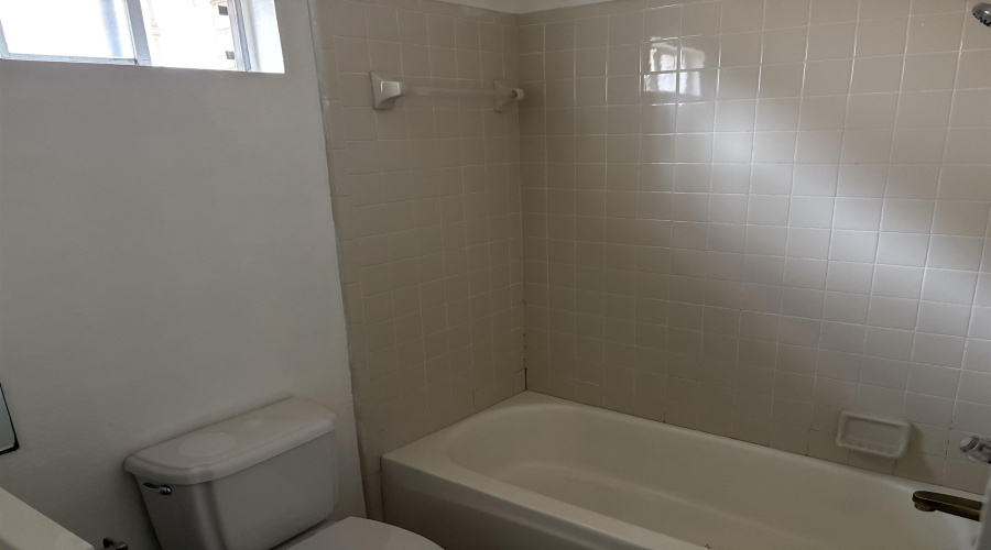 403 Carreta Ct, Laredo, Texas 78045-7854, 4 Bedrooms Bedrooms, 5 Rooms Rooms,2 BathroomsBathrooms,Residential,For Sale,403 Carreta Ct,20262008