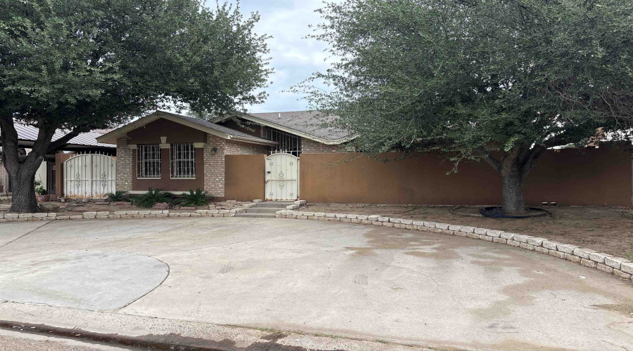 403 Carreta Ct, Laredo, Texas 78045-7854, 4 Bedrooms Bedrooms, 5 Rooms Rooms,2 BathroomsBathrooms,Residential,For Sale,403 Carreta Ct,20262008